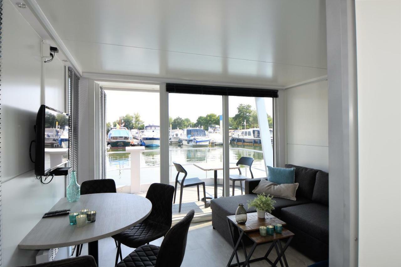 Cosy Floating Boatlodge Athene Maastricht Zewnętrze zdjęcie