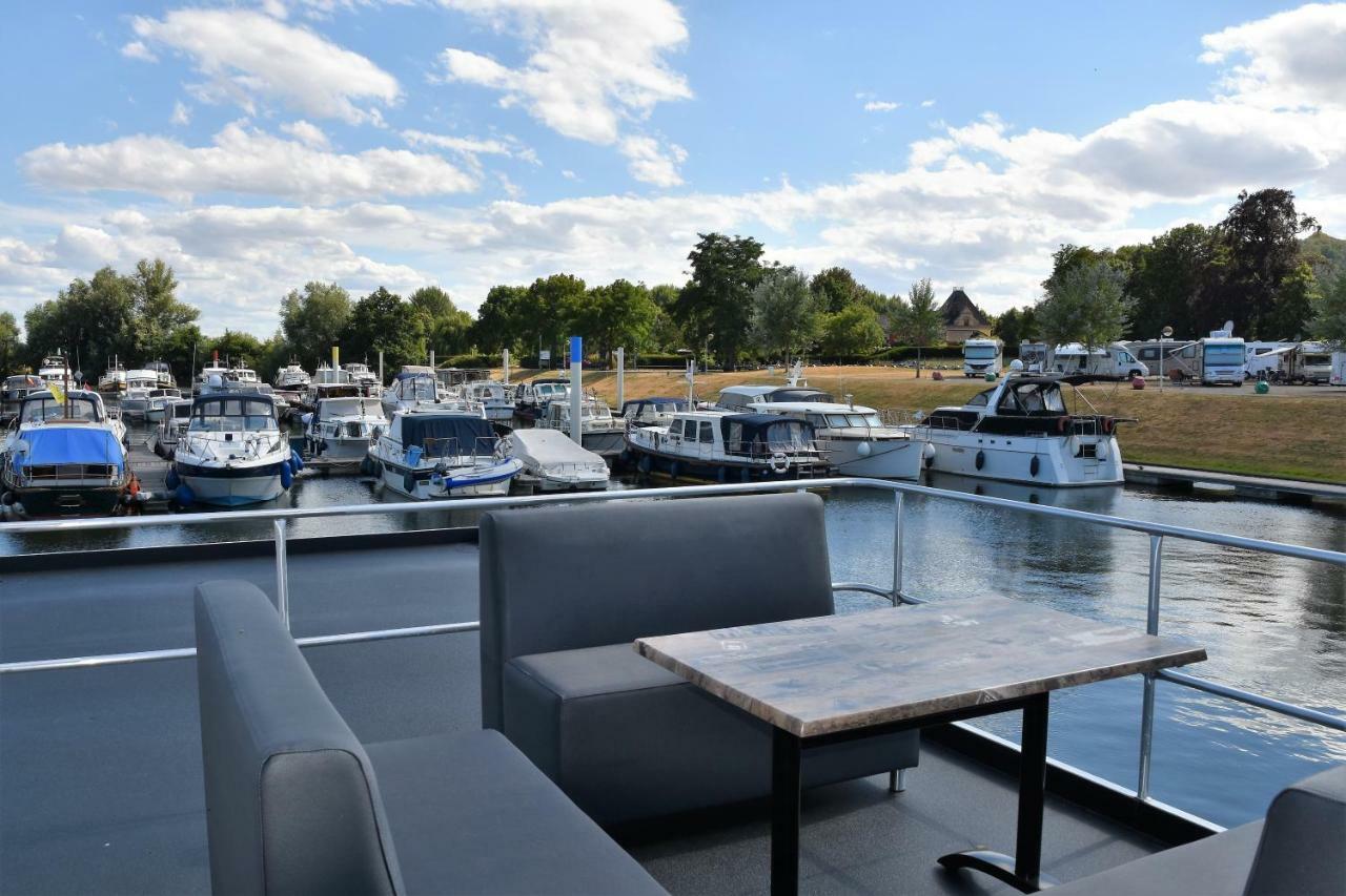 Cosy Floating Boatlodge Athene Maastricht Zewnętrze zdjęcie