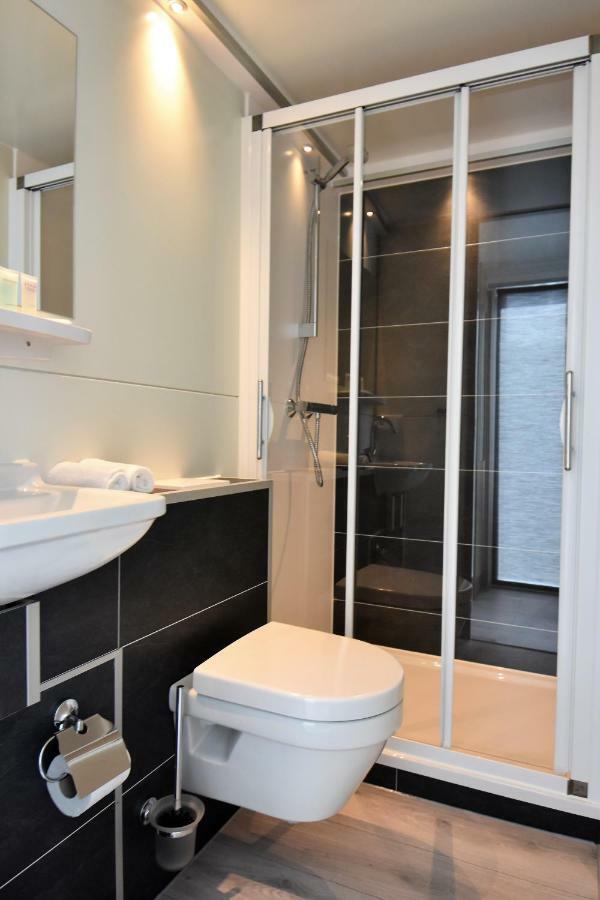 Cosy Floating Boatlodge Athene Maastricht Zewnętrze zdjęcie